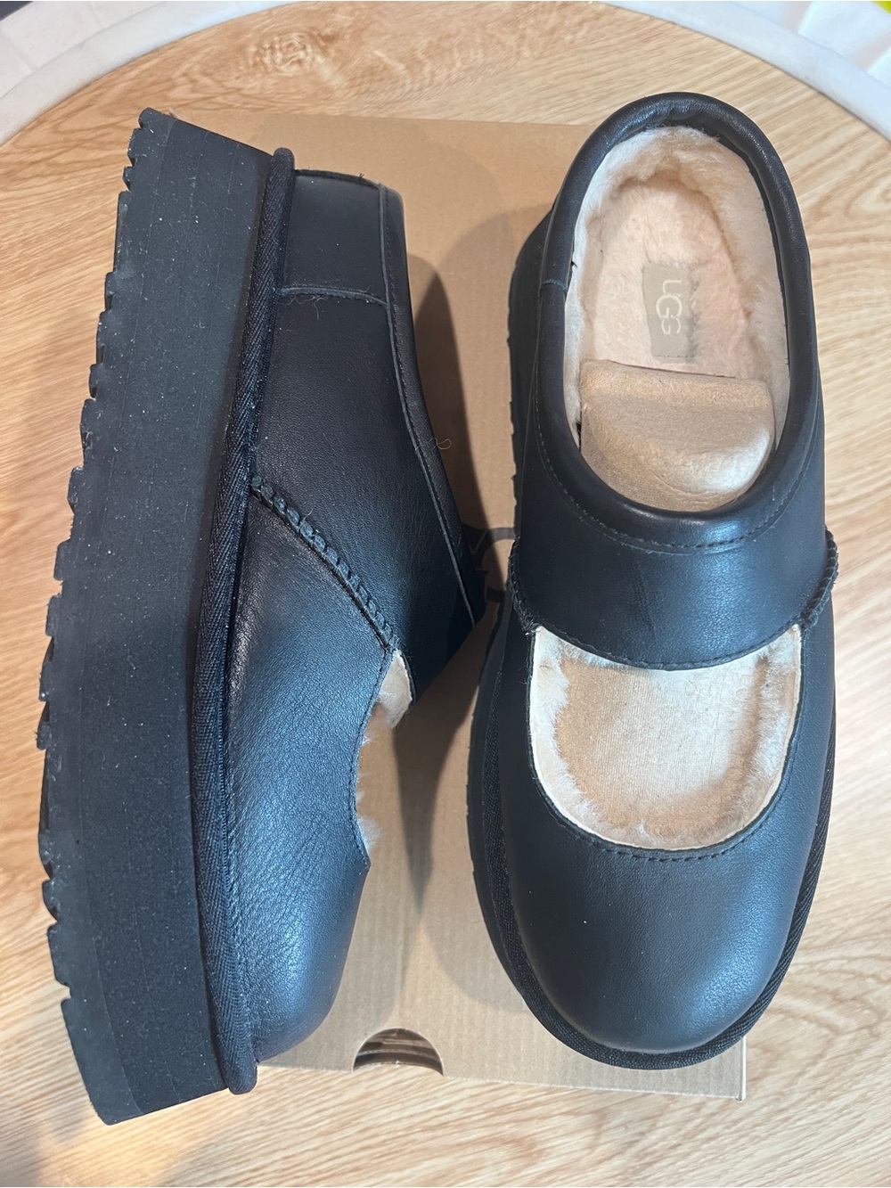 UGG Bea platform black leather mules size 9